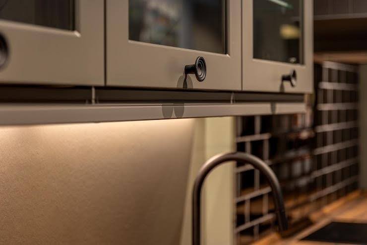 Cabinet Lift
